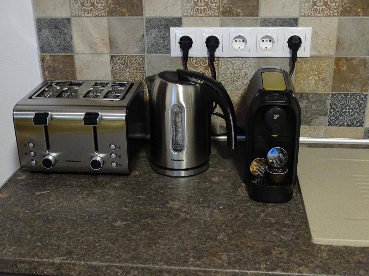 Ole Apartment - Get Your Energy For Free! Coffee And Tea On The House Тимишоара Экстерьер фото